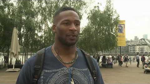 English File beginner video 3 4 r and c in the street