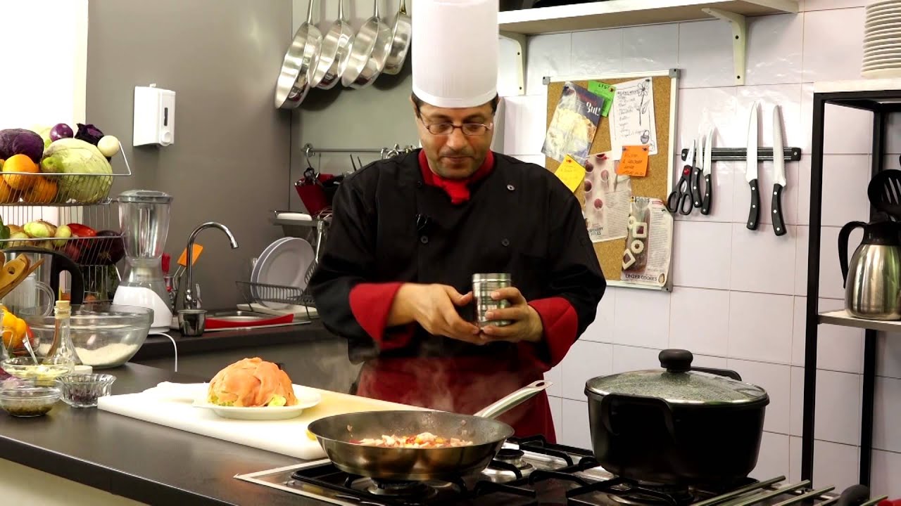 كاليمارى بروفنسال + سلطه سالمون مدخن - مطبخ المحترفين - اسماعيل محرم - الحلقه الرابعه والعشرون