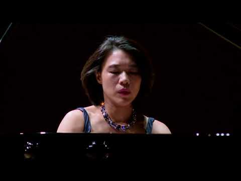 Ching-Yun Hu performs Rachmaninoff Etudes-tableaux Op. 39, No. 1