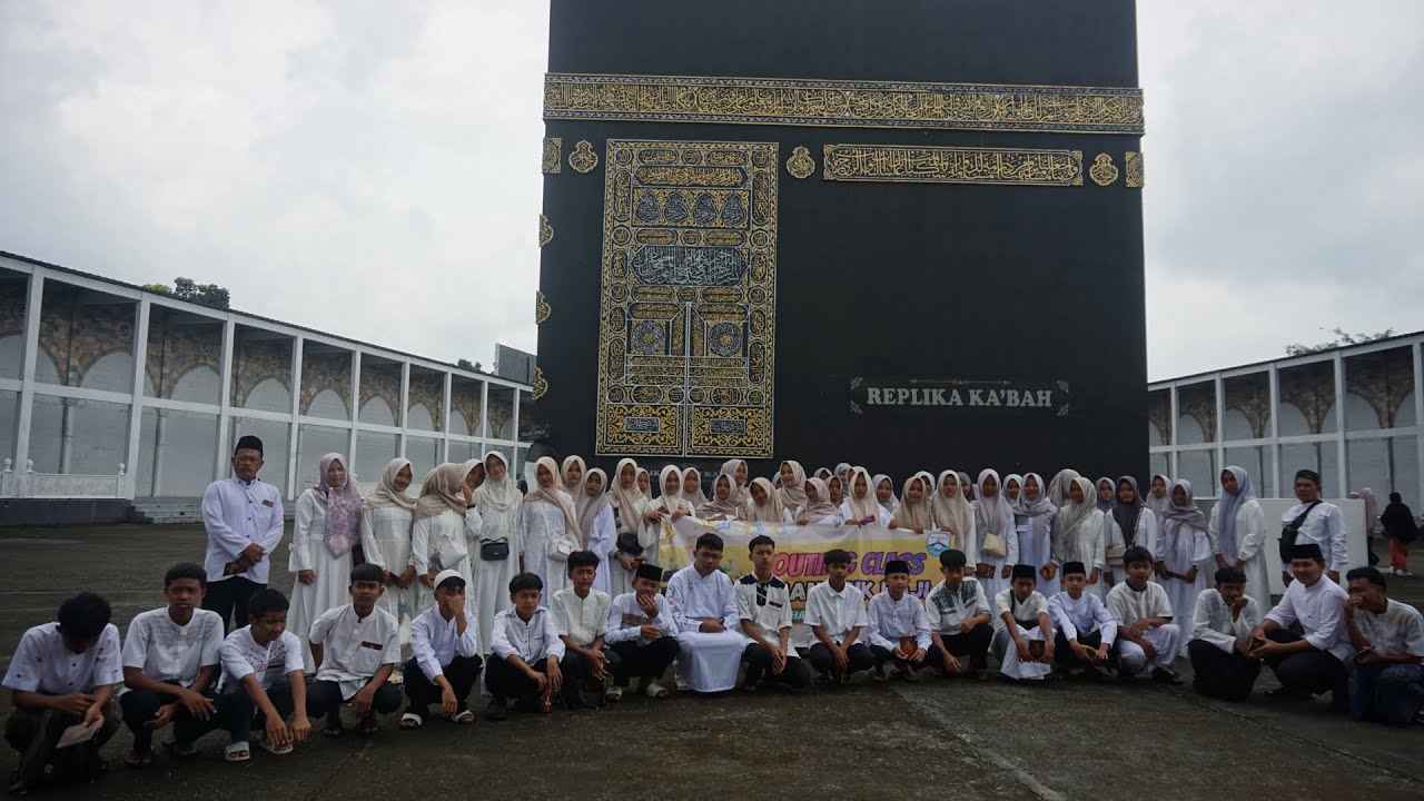 Outing class manasik haji MTs N 10 Magetan ke Semarang 14 januari 2026