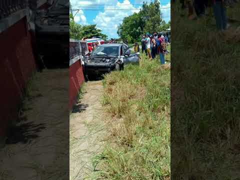 Video: auto de renta impacta contra un tren en San Cristóbal, Artemisa #cuba