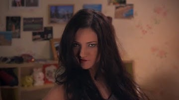 Lolita Jolie - La Première Fois (Official Video)
