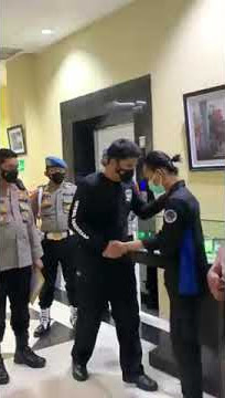 Permintaan maaf polisi yng banting mahasiswa || demo || status wa lucu || story wa lucu || jomblo
