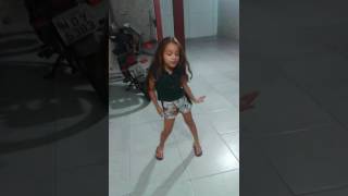 Minha Prima De 7 Anos Dançando