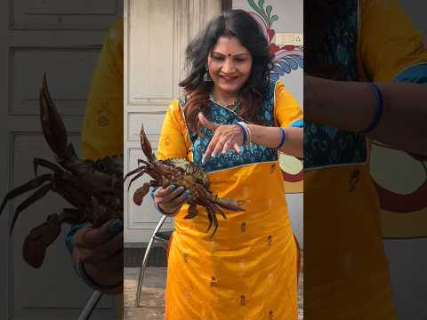 Kankada Aloo Jhola from Rosy’s Kitchen to Kajol’s House 🏡 l Crabs Curry Recipe