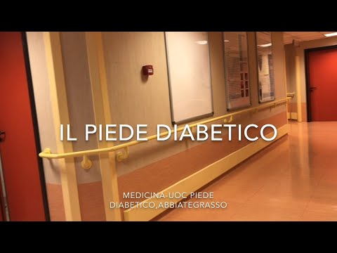 Video: Come controllare i piedi per le complicanze del diabete: 10 passaggi