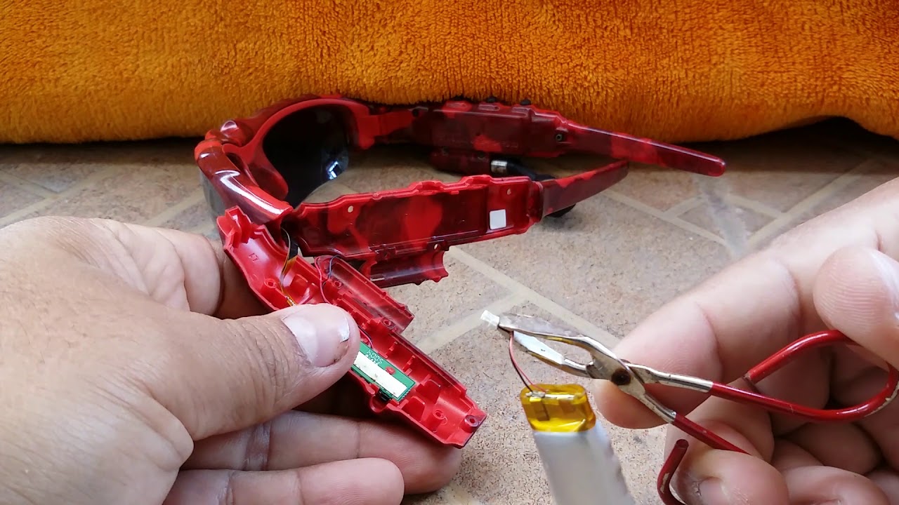 oakley thump repair