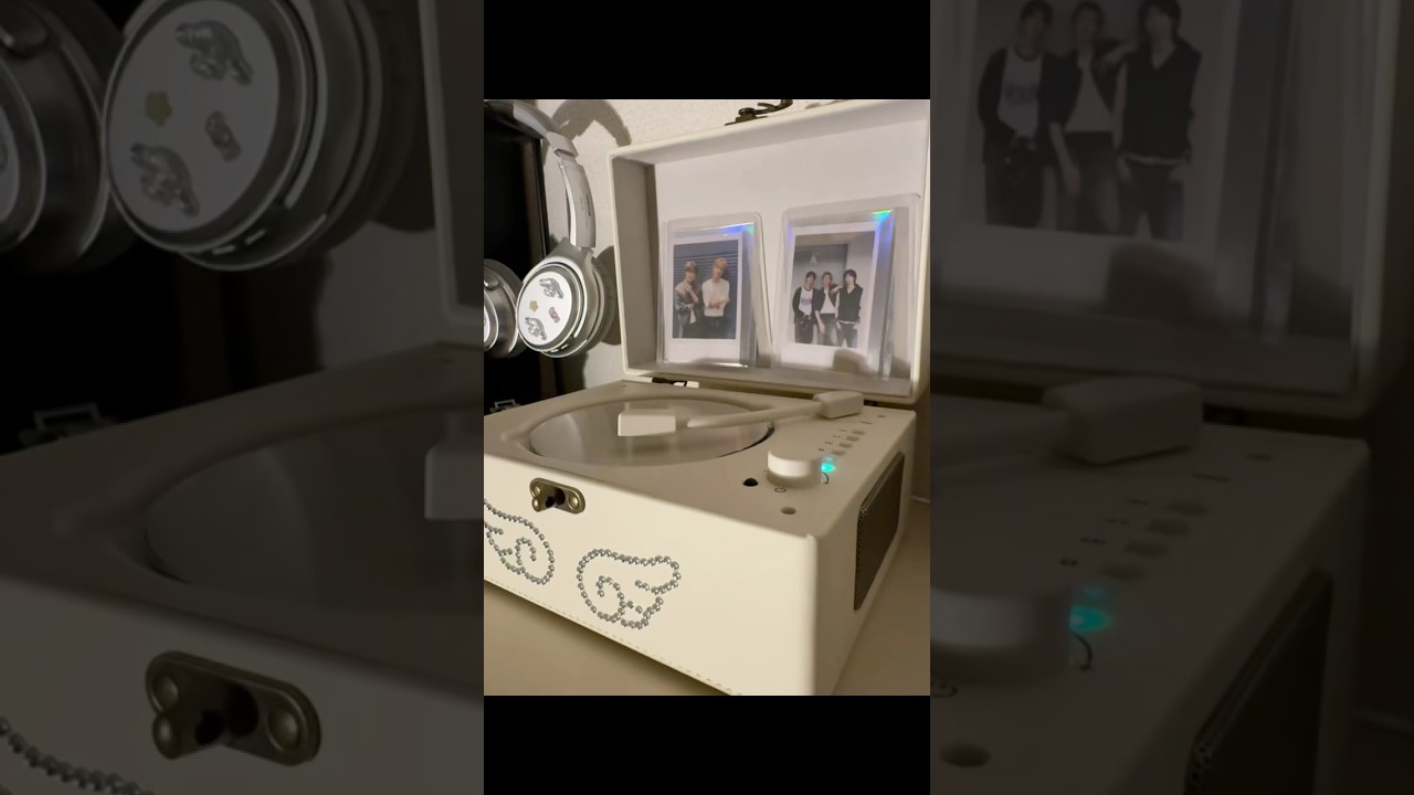 I'm so in love with this cd player omg #coer #cortis #코르티스 #coloroutsidethelines #kpop #whatyouwant