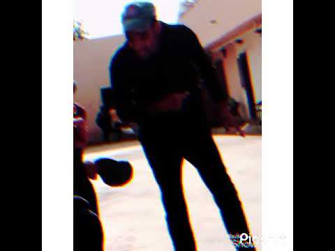 فيديو كليب مهرجان عايز أسافر من هنا