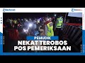 Pemudik Sepeda Motor Terobos Penyekatan di Karawang