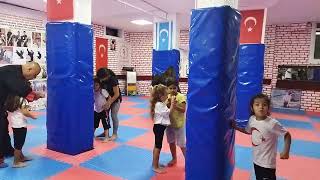 Yusuf Arda Ve Yade Dilek Arkadaşları Ile Spor Salonunda