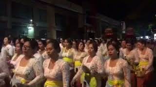 Типичная балийская церемония на острове Бали, Индонезия.