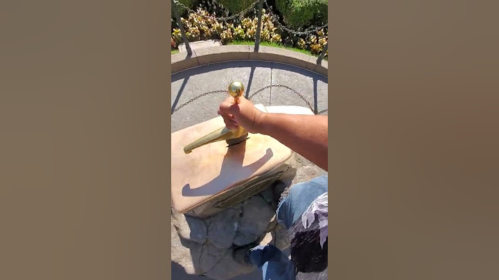 💪 Pulling The Sword in the Stone at Disneyland
