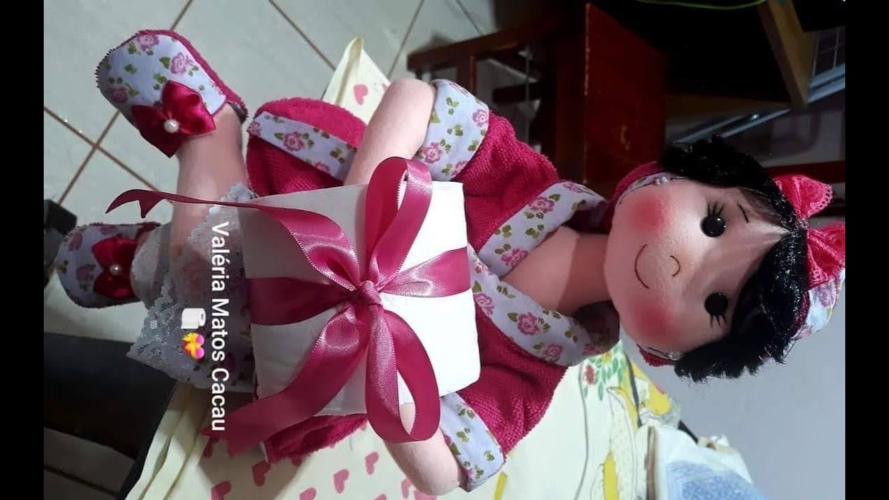 BONECA PORTA PAPEL HIGIÊNICO (SENTADA)