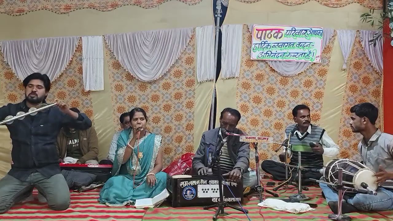 ग़लिन ग़लिन में घोड़ा नाचत हैं सो बाजत ढोल नगाड़े बना खो टीका हेतु पधारे//कमला राठौर जी की आवाज में 