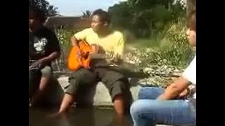 Riska Afrilia INDONESIAN IDOL 2014 - Terlalu Lelah ft Z VOO Band