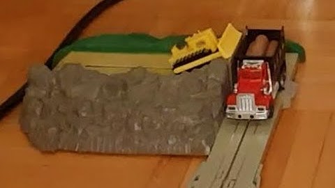 TYCO - US1 Trucking Log Loading Bulldozer Auto-Retractor