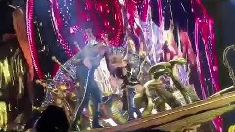 King of my heart : Taylor swift ( breathtaking concert )