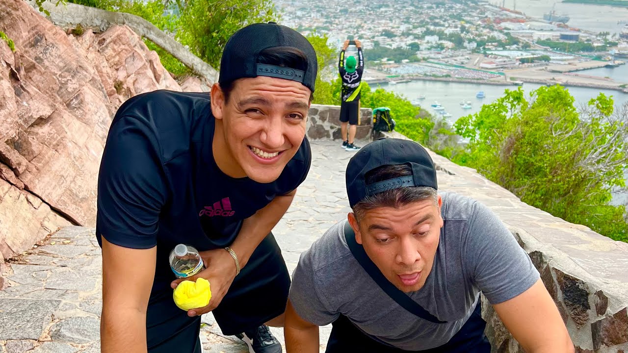 No es tan fácil subir el faro de Mazatlán