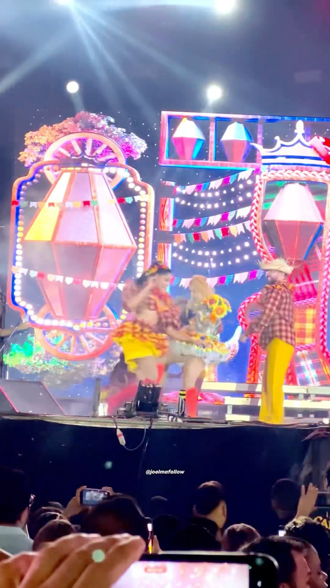 Joelma se vingando de suas dançarinas