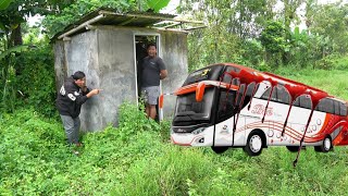 SOPO DI TANGKAP SAMA BUS BERH4NTU DI SEK4P DI DALAM TOILET