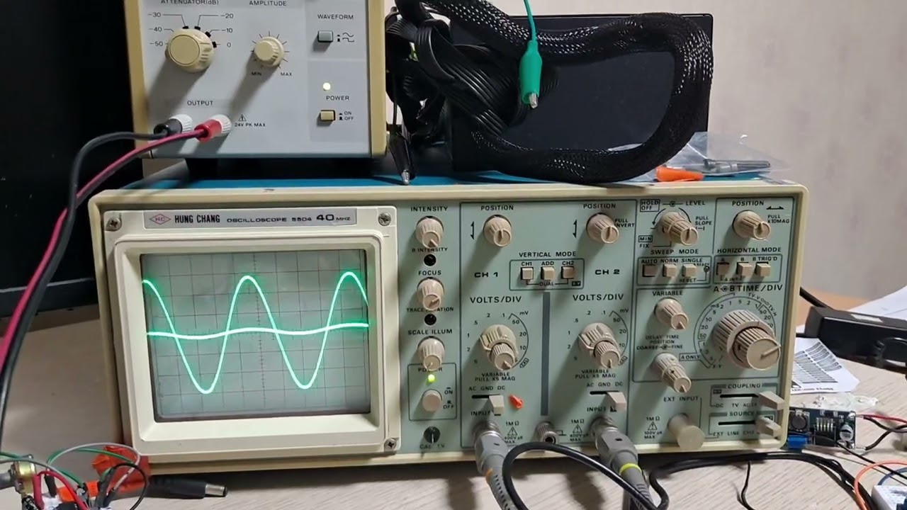 Hung Chang Oscilloscope 5504 40Mhz - YouTube
