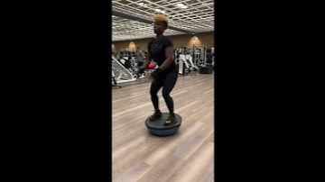 Leg | Bosu Ball Squats