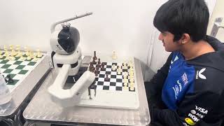 Robot 🤖 playing chess