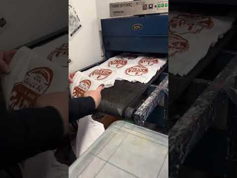 הדפסת משי איכותית - אדיב חולצות מודפסות בעמ