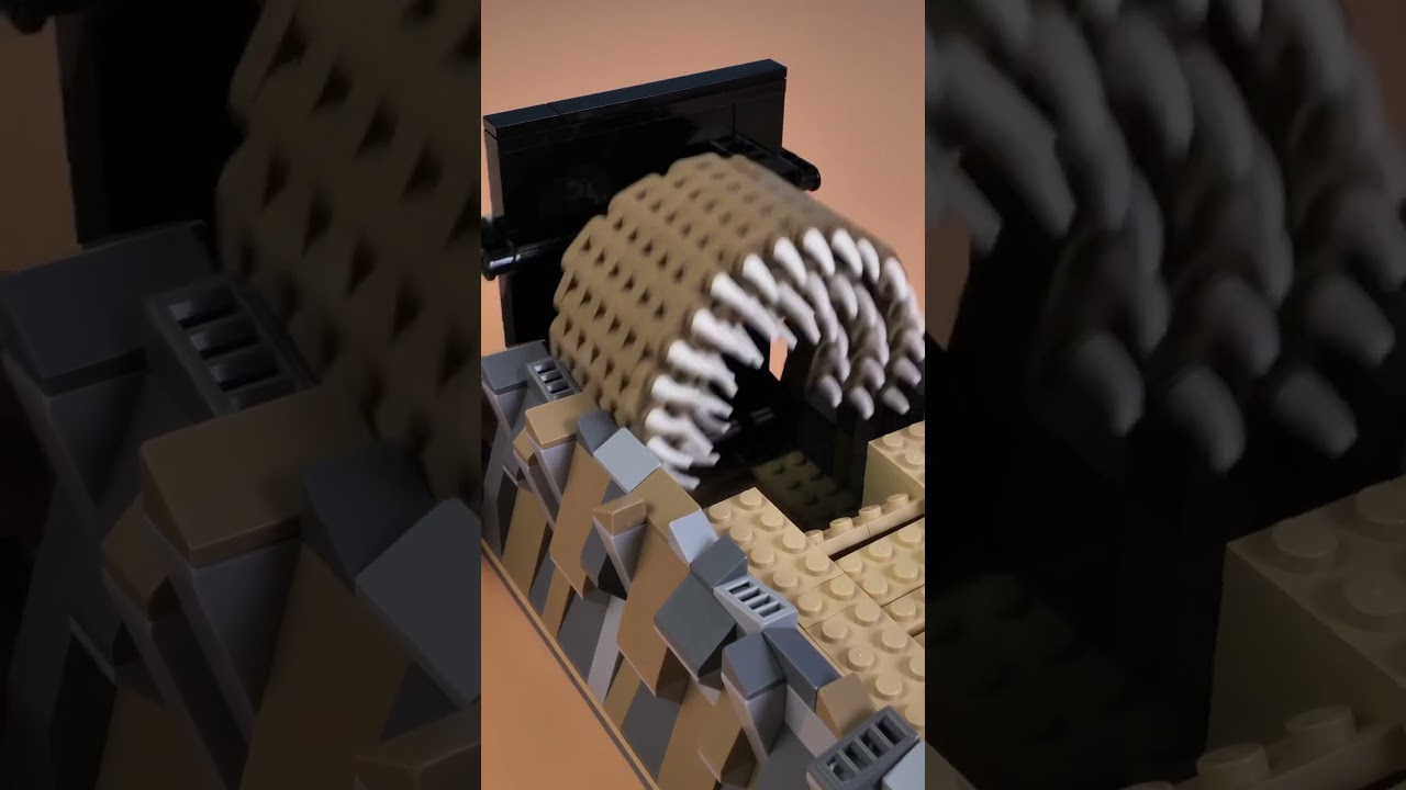 The LEGO Sandworm is hungry… 