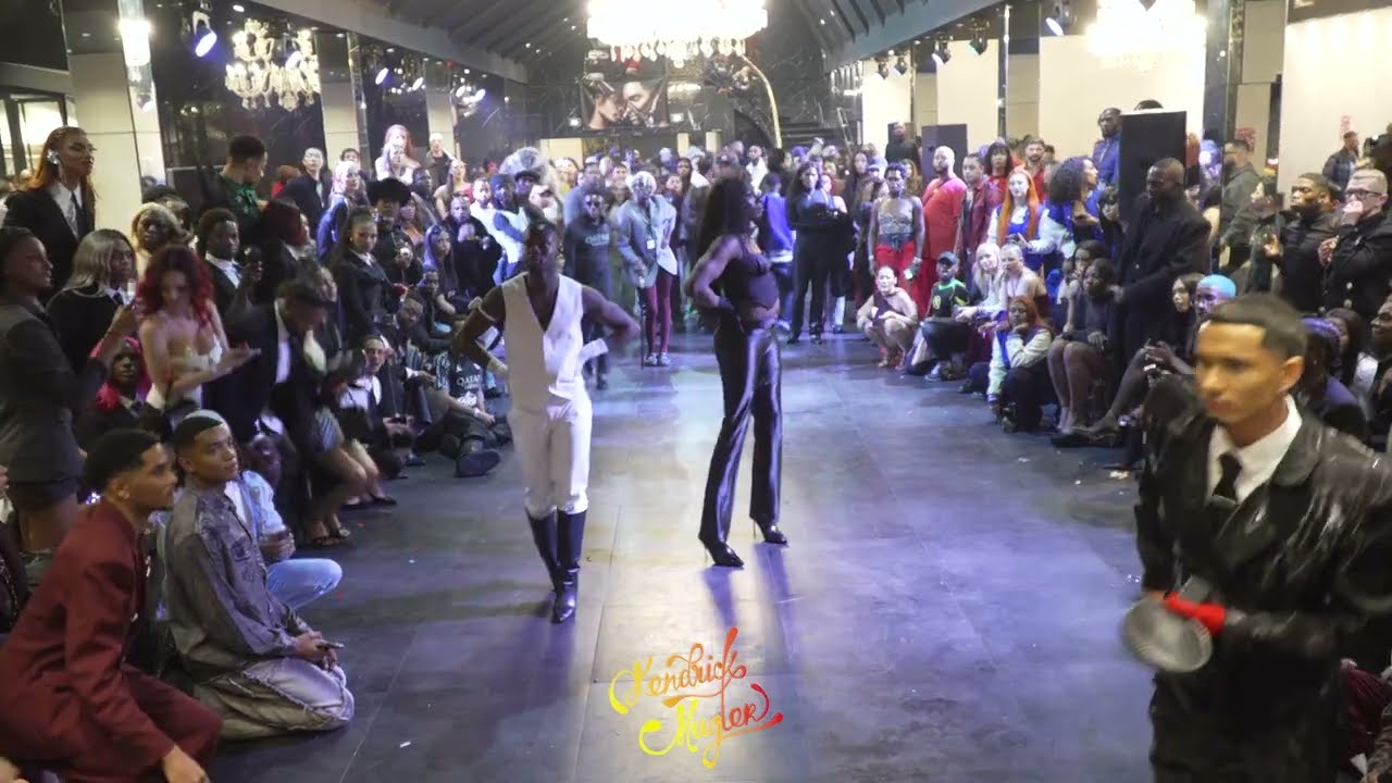 LEGENDARY TAG TEAM PERFORMANCE THE W BALL