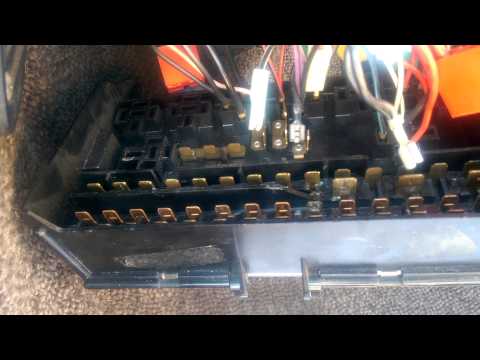 Alfa Romeo Spider - Fuse Box - Video