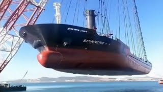 Strongest crane in the world (r/interestingasfuck)
