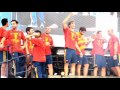 Cali & El Dandee y David Bisbal interpretaron junto a los tricampeones "No Hay 2 sin 3"