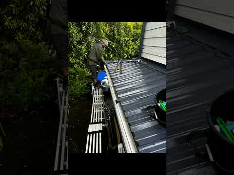 Latest install of our clip’n flush system with our Gutter Solutionz gutter guard.