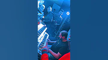 جنون مانيني السحار و الشاب مصطفى بأغنية الشبيبة كي ولات 