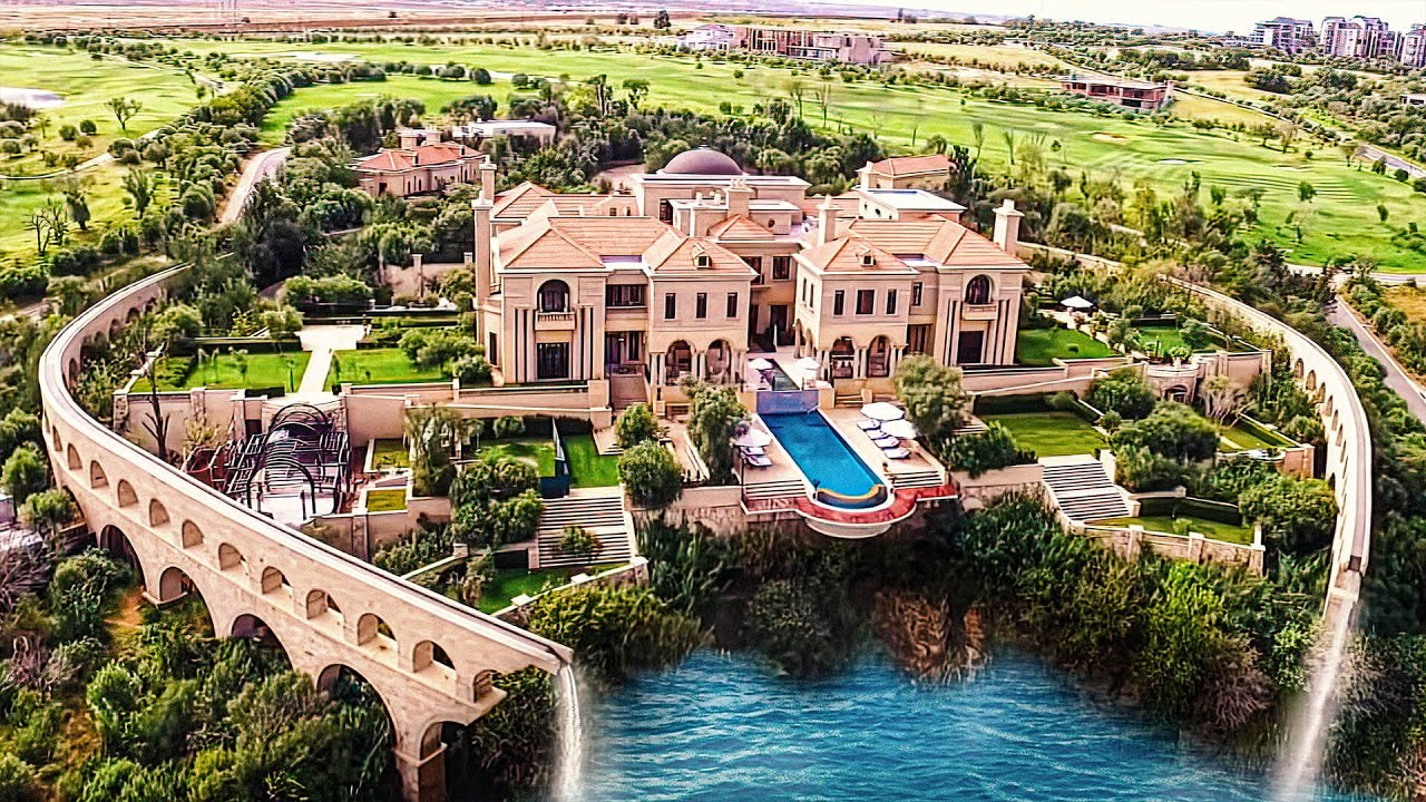 The Biggest Mansion in The World - YouTube