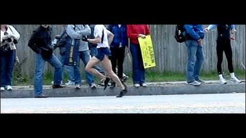 Vibram Fivefingers Running Form in the 2010 Boston Marathon