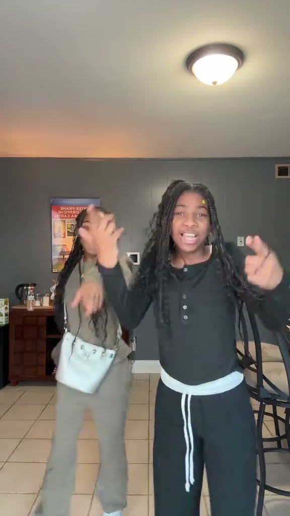 Twinnn?? #explorepage #jesuslovesyou #subscribe #100ksubscribers