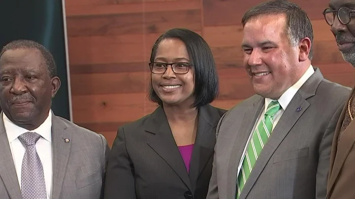 New Columbus police chief Elaine Bryant becomes fi...