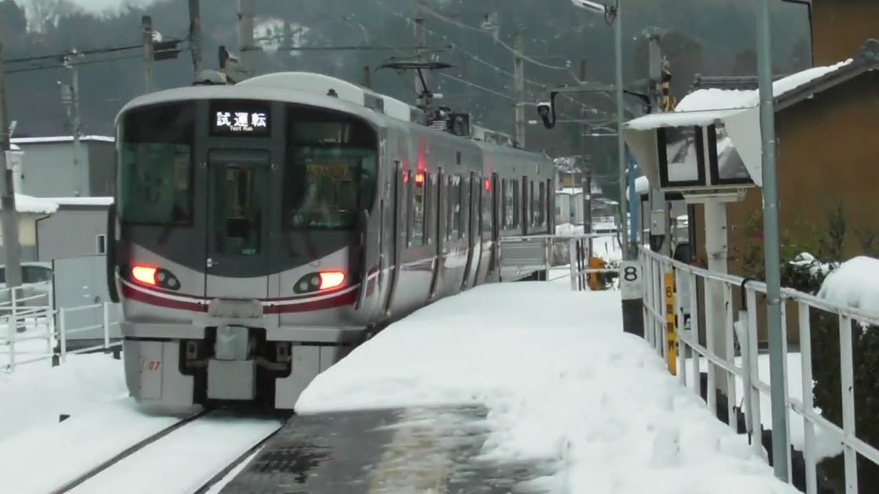 [接近メロディ]JR七尾線 中津幡駅　通過「線路は続くよどこまでも」〈七尾線521系試運転〉