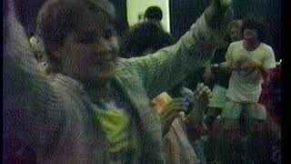 GD Hallway Dancers - 9/9/87 - Providence, RI