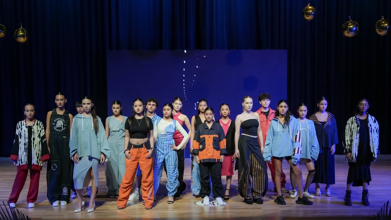 "Urban Pulse" - Fashion Time Machine Show  by Diamond Models 