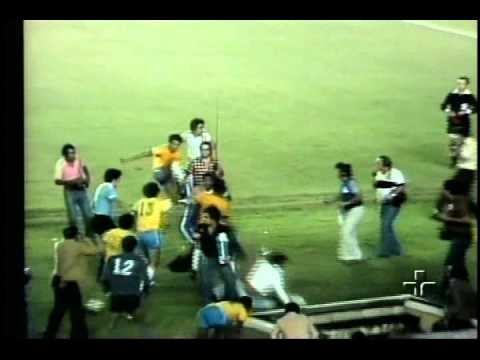 Brasil x Uruguai Briga  Generalizada Maracanã 1976 completa