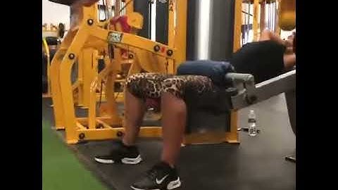 Teresa Giudice “Glute bridge on the lying hamstring curl machine