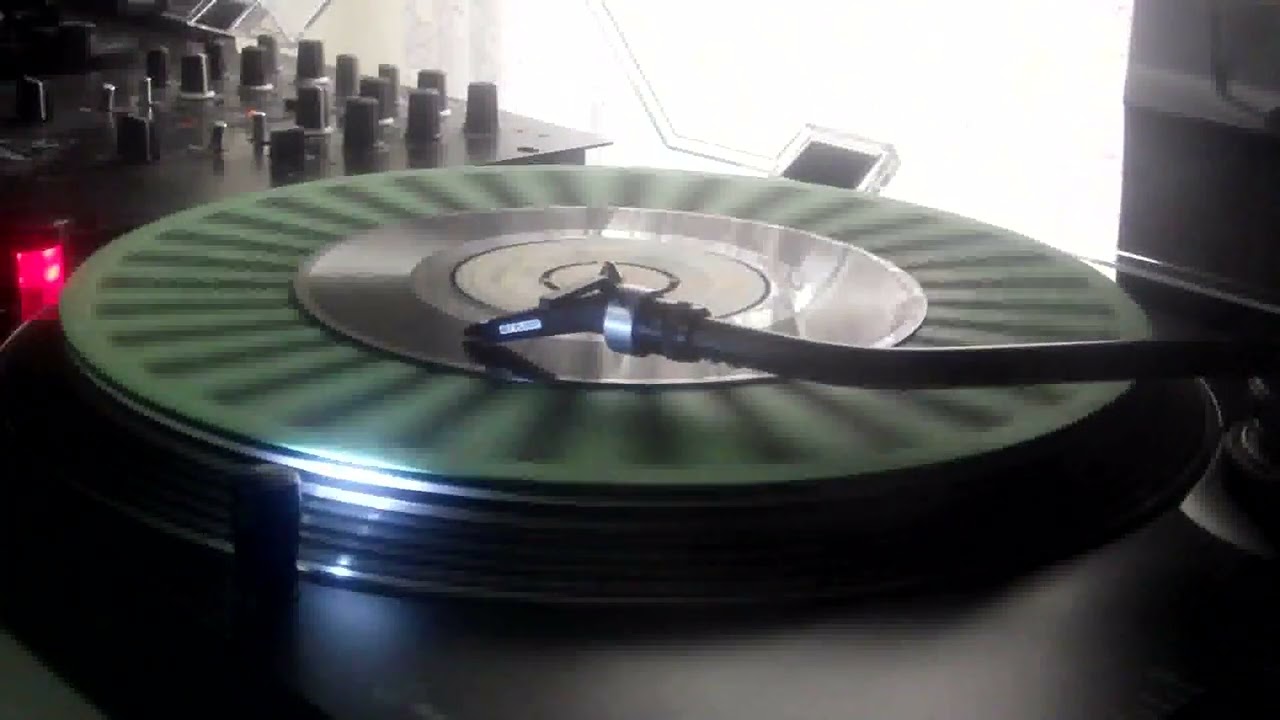 Neville Hinds - Afro (Camel).