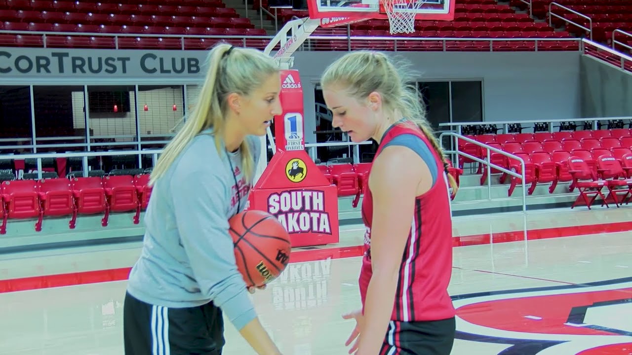 coyotes don edwards Coaches Corner: Kayla Tetschlag