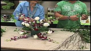 Http://www.russwholesaleflowers.com welcome back to russ on flowers.
today, phillip and donna theimer (professor t) show how create a
stunning weddin...