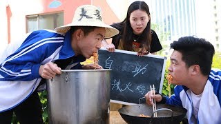 【抖芽视频】自助超辣火鸡面，一次1元随便吃，没想小学生把一锅全吃完了 screenshot 5