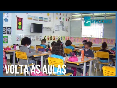 Escolas do DF retomam aulas 100% presenciais nesta quarta-feira (3)